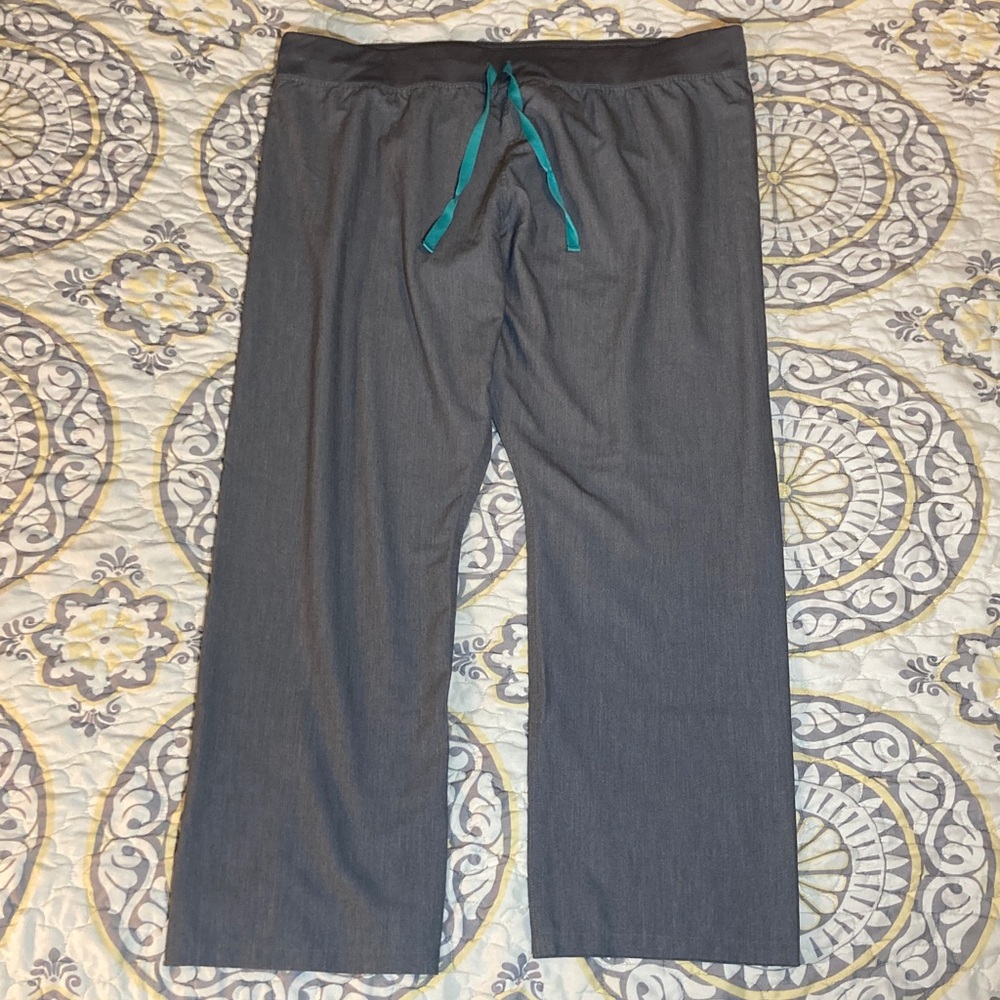 Figs Graphite Livingston Technical Collection Scr… - image 1